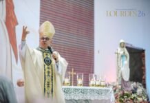 Procissão e missa encerram onze dias de festa em honra a Nossa Senhora de Lourdes